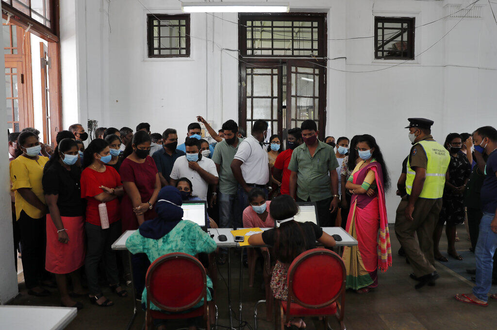 APTOPIX Virus Outbreak Sri Lanka